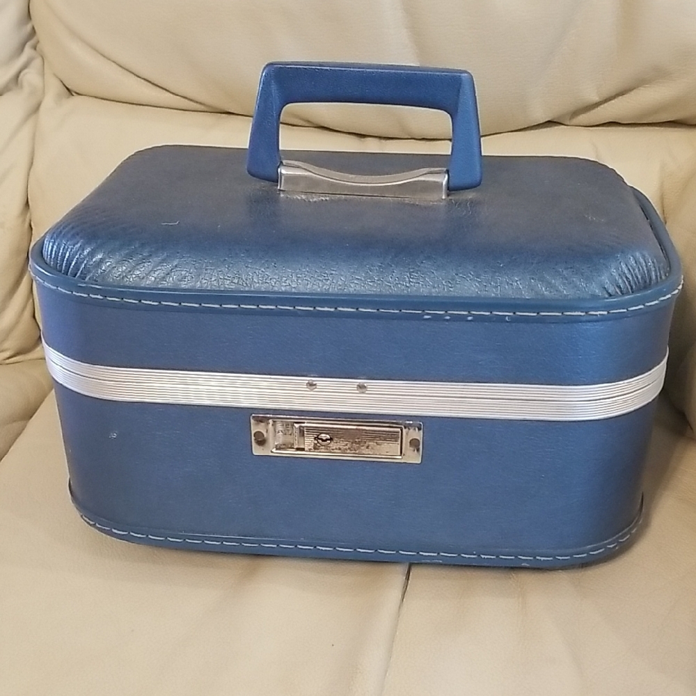 Vintage Blue Train Case